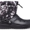 Crocs klassiske fôrede Neo Puff Tie Dye-støvler &laquo;Black White&raquo; 207328-001