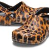 Crocs (WMNS) Klassisk treskodyr Utskrift Beach Casual Sandaler Leopardtrykk 206676-90L