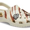 Crocs x Jurassic World Classic Clog &laquo;Bone&raquo; 208860-2Y2