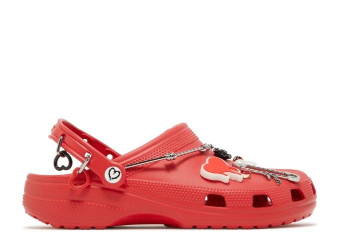 Karol G x Classic Clog &laquo;Metal Hearts&raquo;