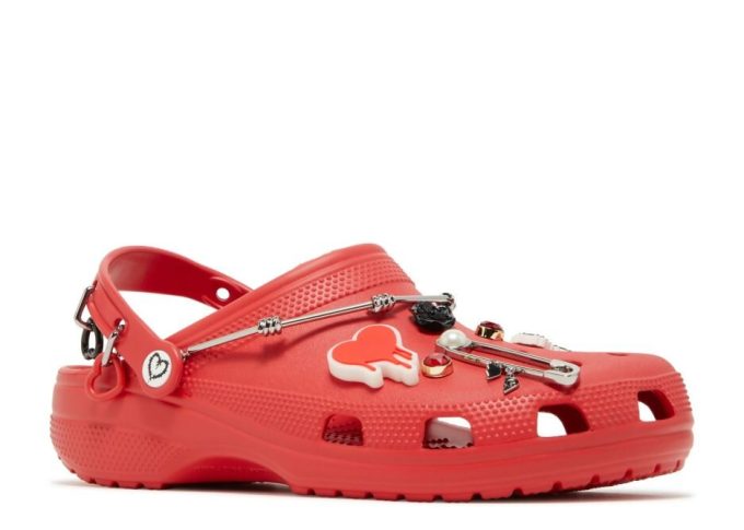 Karol G x Classic Clog &laquo;Metal Hearts&raquo;